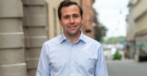 Ministertal: Benjamin Dousa (M)